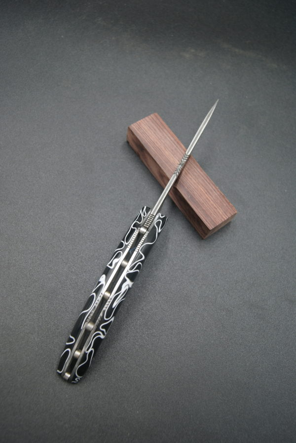 Pliant liner lock VG10 acrylique