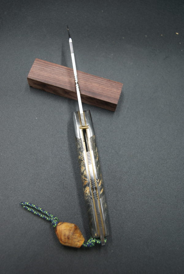 Pliant liner lock mitre inox et loupe érable stabilisée