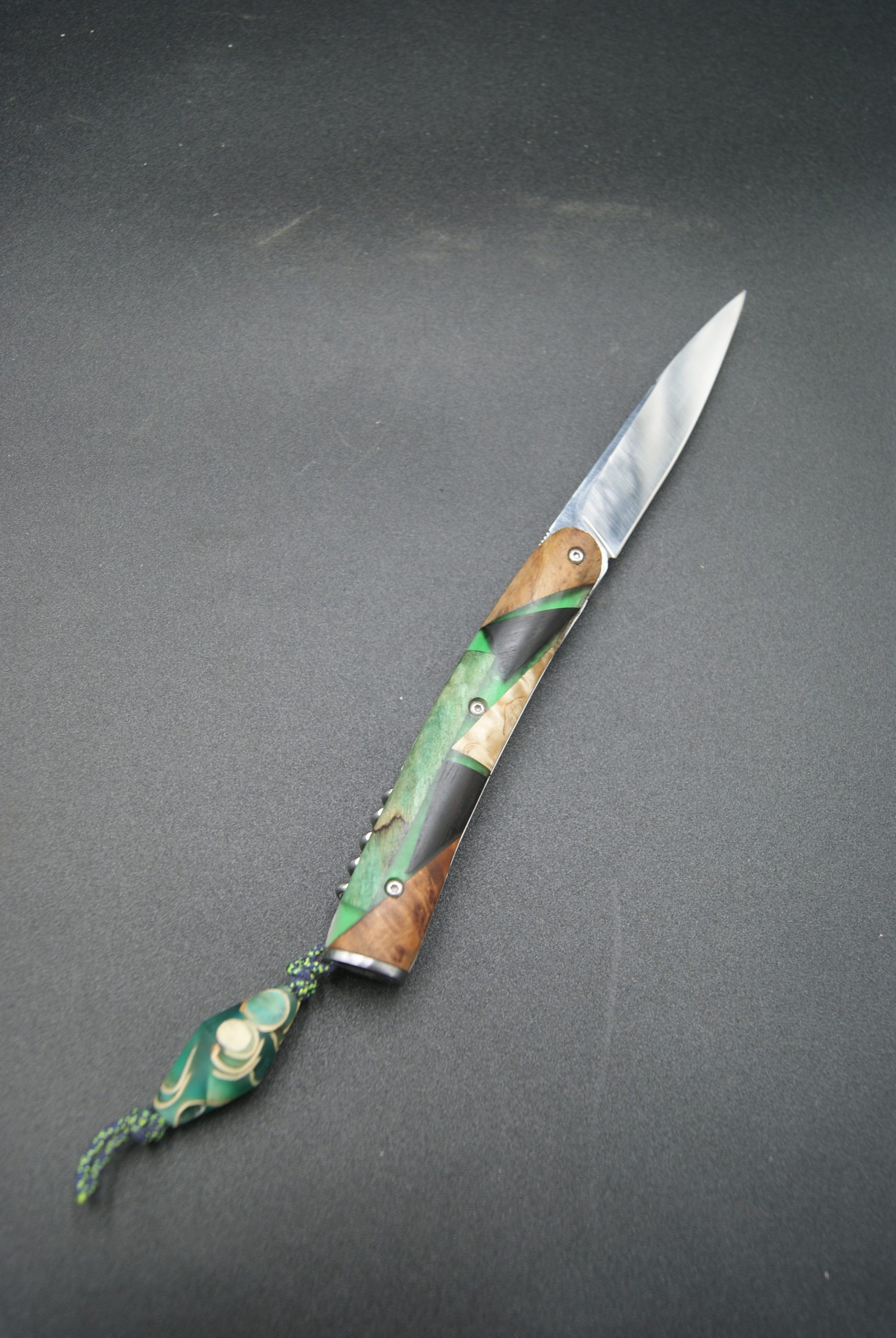 P105-Liner tire bouchon bois et résine verte