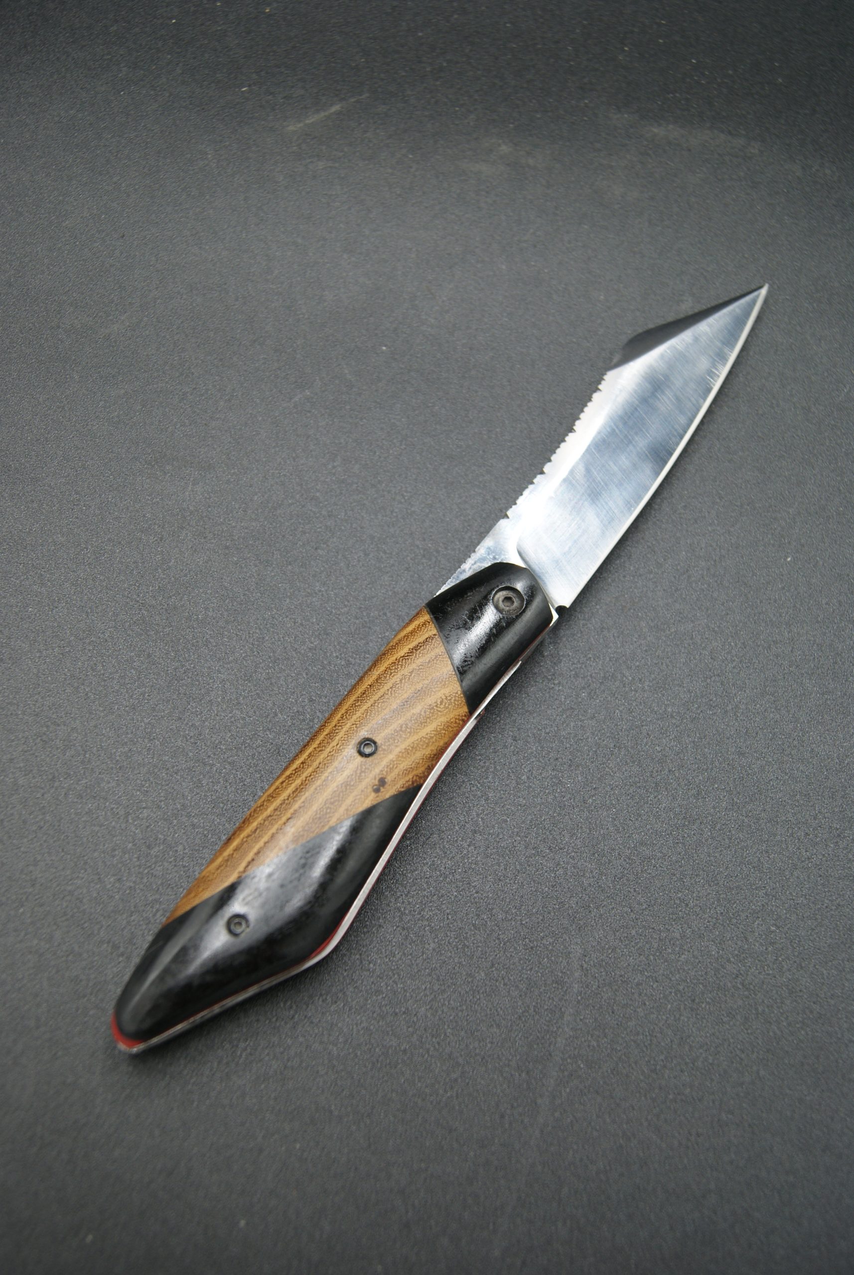 P99-Liner inox robinier et ébène