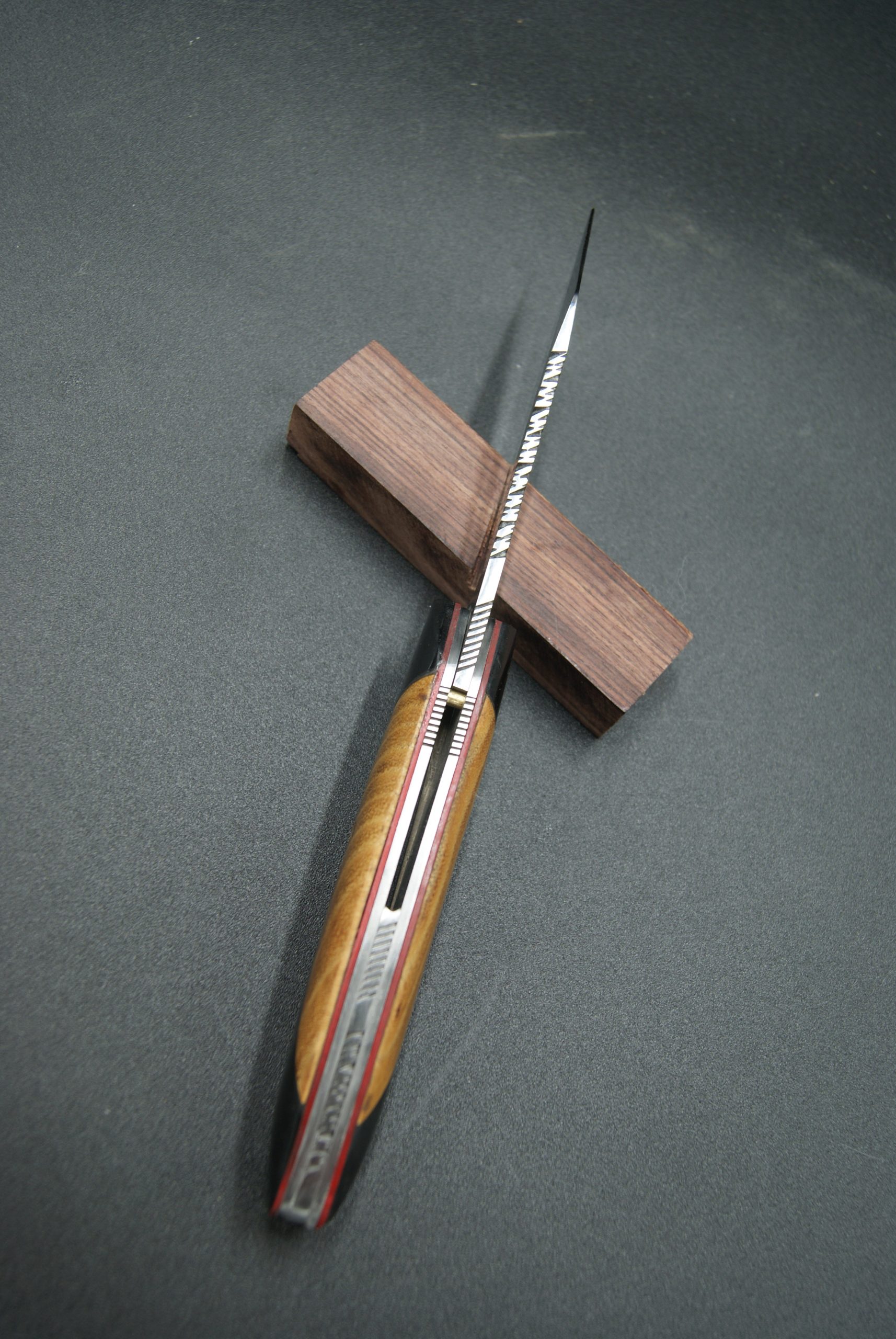 P99-Liner inox robinier et ébène