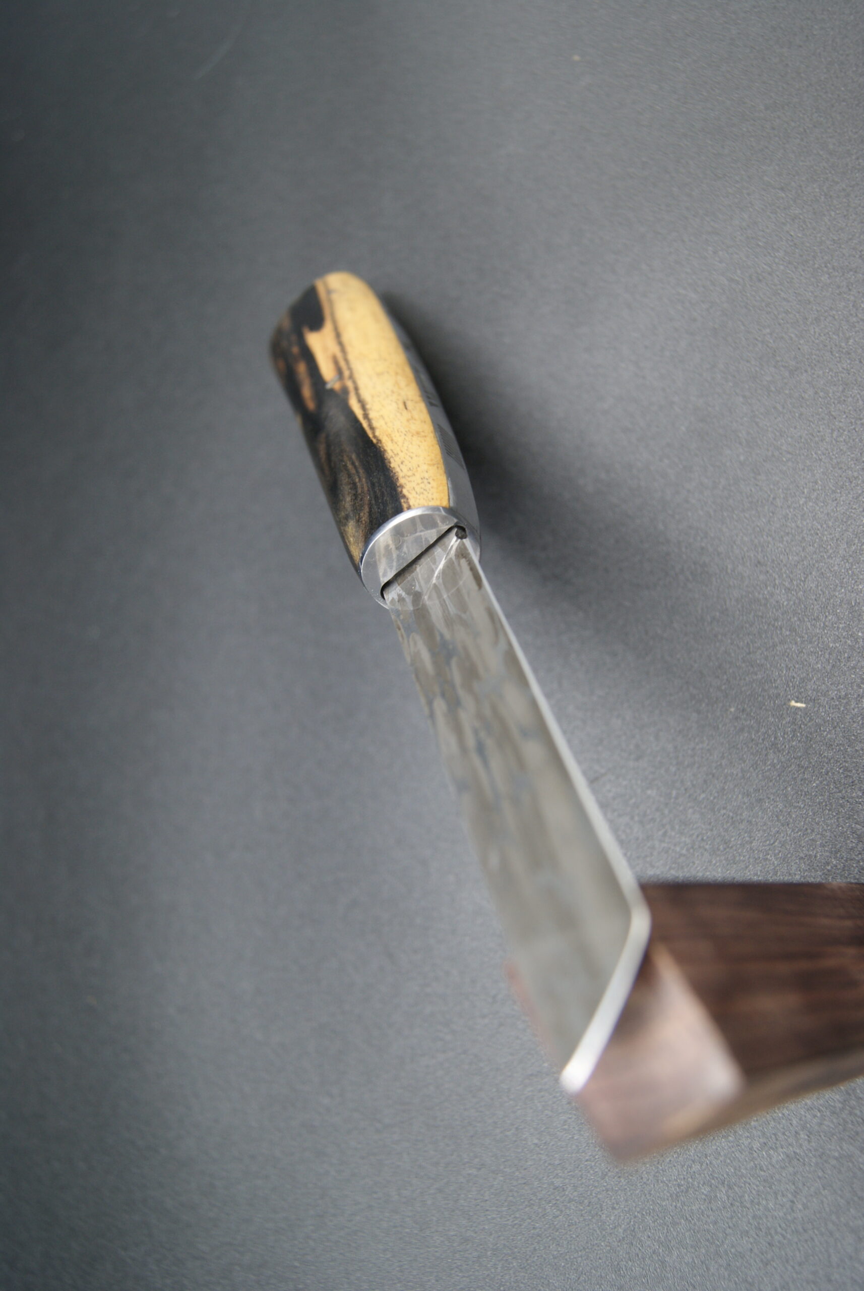 T41-Tonneau damas bille et énène royal