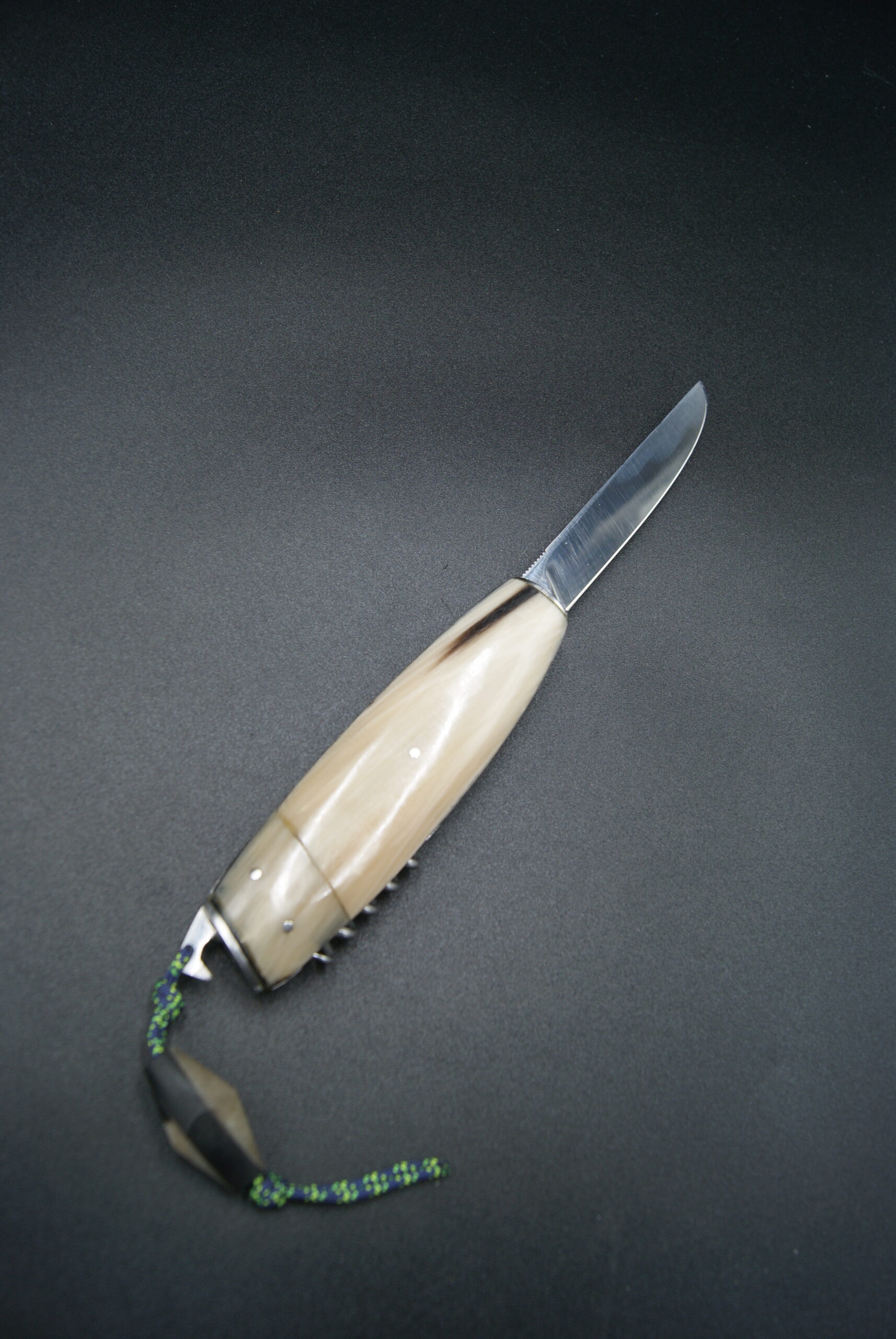 T44-Tonneau sommelier corne de bélier