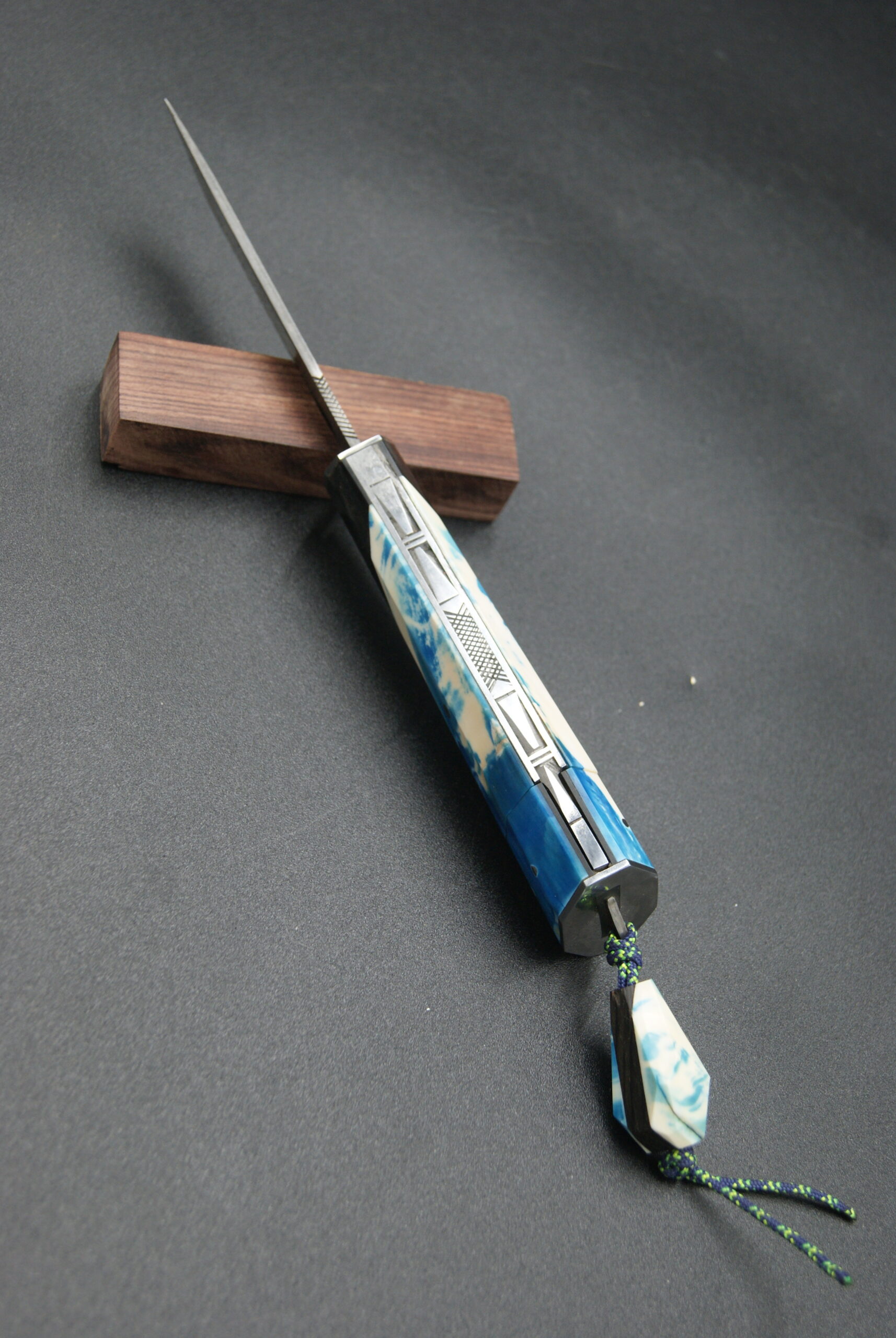 T51-Tonneau hexa phaco bleu
