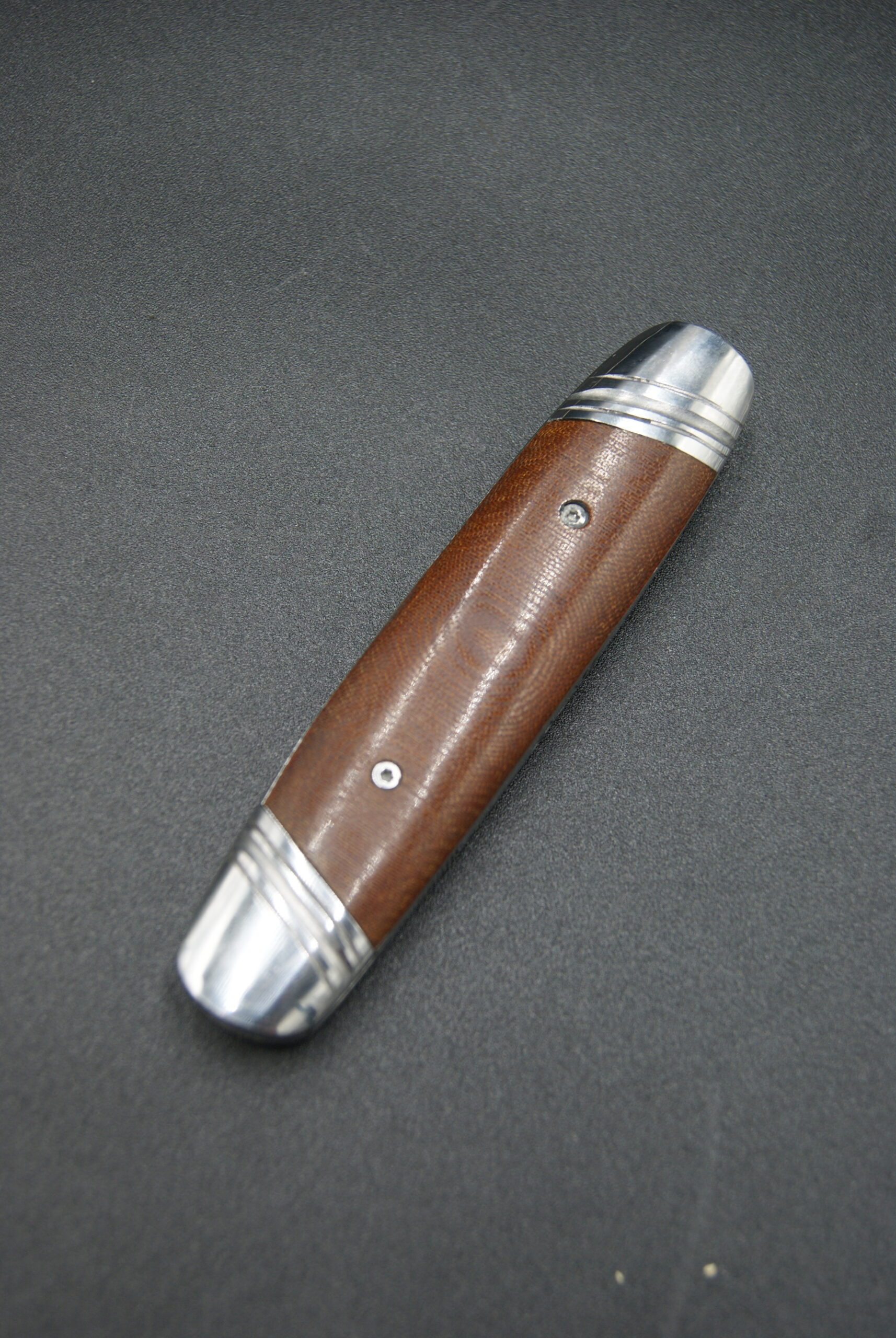 T52-Tonneau navette micarta